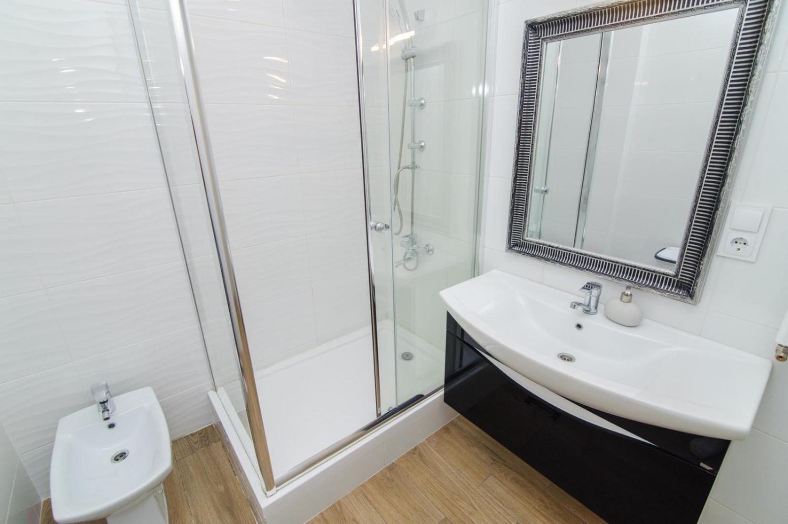Extra Grand Lev Tolstoi Two Bedrooms Кишинев Екстериор снимка